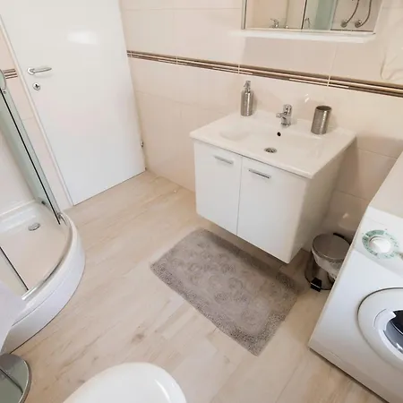 公寓 With Parking Spaces - 5816 *